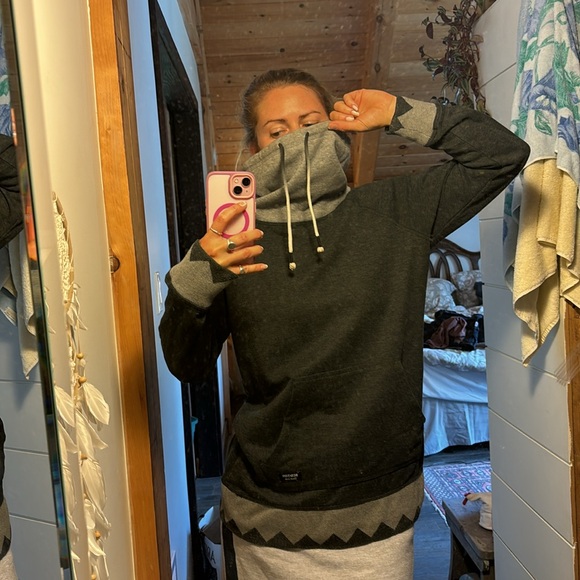 Burton sweater - Picture 3 of 3